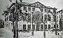 Palazzo Cavalli nel 1907, allora Scuola di Ingegneria. Il Corso non è ancora aperto. A destra il molino Ercego (Fabio Fusar)